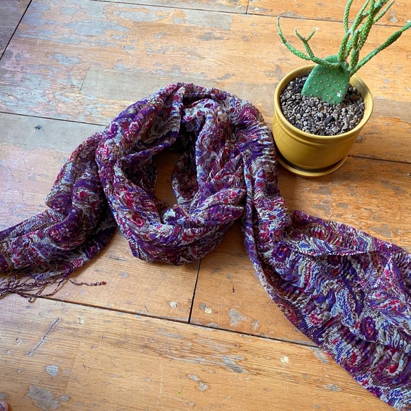 Long Flat Scarf - Picture 2 of 3